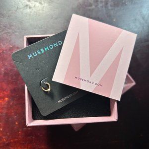 Musemond 14K Gold Mini Bezel Gem Clicker